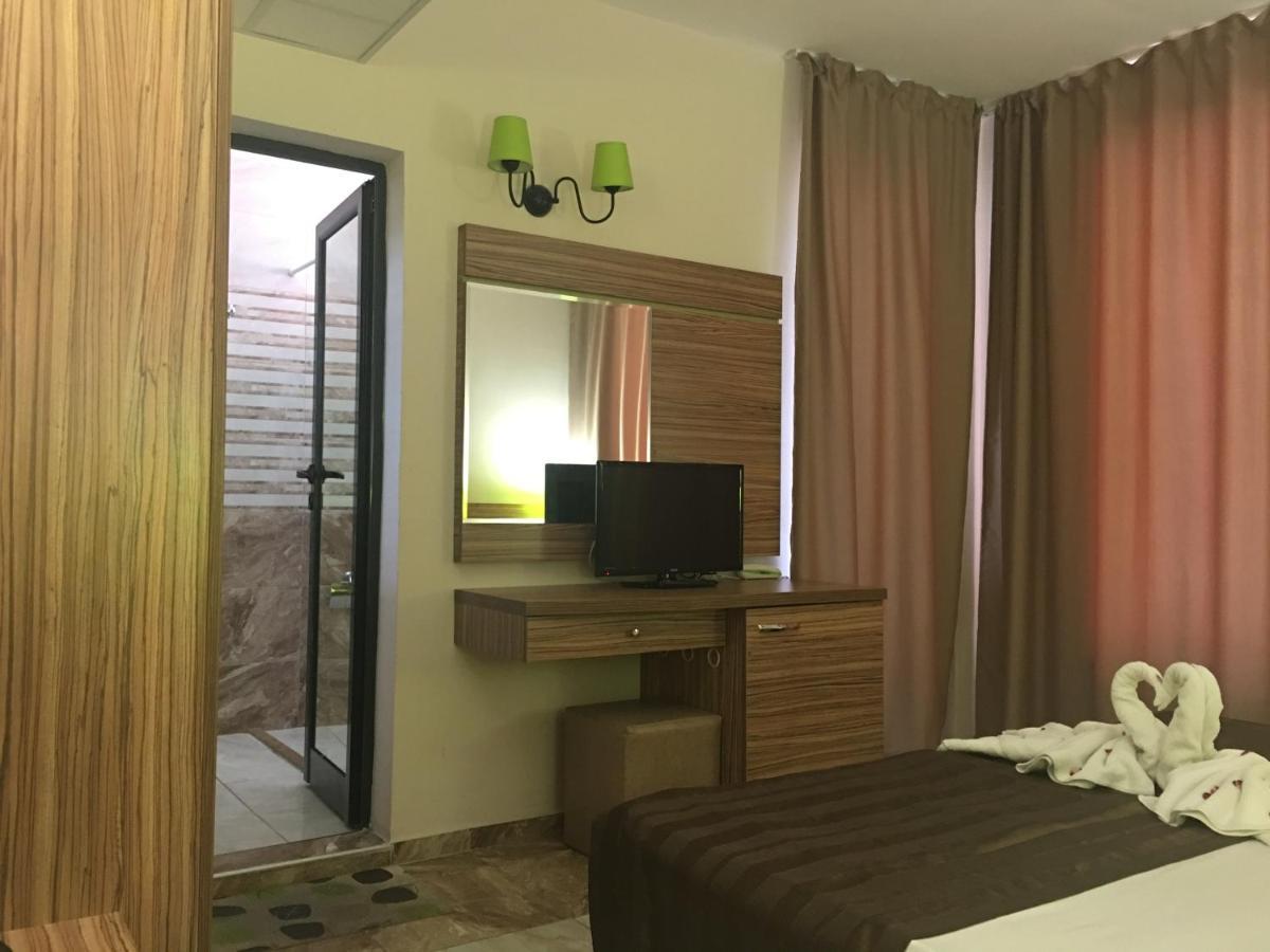 Tia Maria Is Situated In The Southern Part Of The Sunny Beach Resort Exterior photo